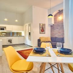 Design Apartment in the City Center with AC