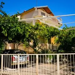 Apartments Andoria