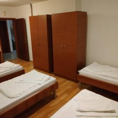 Rooms Ava Raj