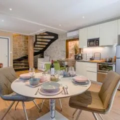 Luxury Apt Petra in 400 year old stone house 4+2