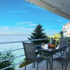 Kiveri Luxurious Seaside Apartment