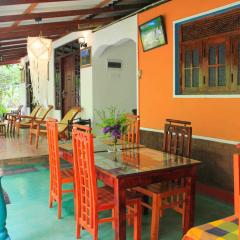 Senura Home Stay