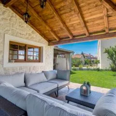 House for Rent Leila