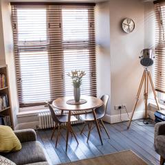 Anchored - Unique Apartment in Glasgow's West End