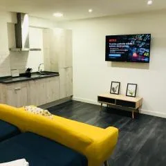 Apartamentos Arriba by gaiarooms