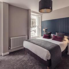 Tweedies Bar and Lodge