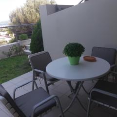 Lena's fresh studio near the airport with seaview