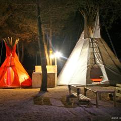 Camping Indiani Jones אינדיאני ג'ונס קמפינג