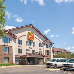 Super 8 by Wyndham Bloomington/Airport