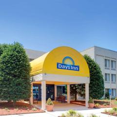 Days Inn by Wyndham Newport News City Center Oyster Point