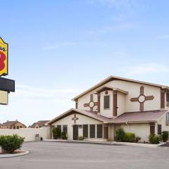 Super 8 by Wyndham Carlsbad