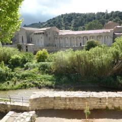 Maison de caractère face à l abbaye de lagrasse