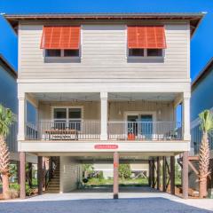 Coral Dreams-Luxe Cottage steps from the Beach & Pool!