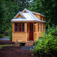 Mount Hood Village Lincoln Tiny House 2