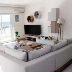 Luxury seaview apartment by the sea
