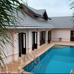 4 Bedroom Private Bali Style Villa HH6