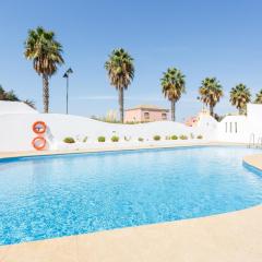 Bonito apartamento en campo de golf con piscina