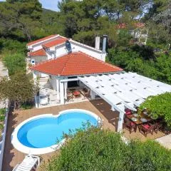 Holiday Home in Molat with Pool