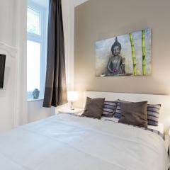 The Düsseldorfer, 1 BR, 1 living room, group & family friendly, ideal for 2 - 4 Guests