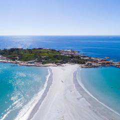 Diamond Island Resort & Bicheno Penguin Show