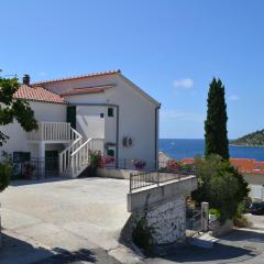 Holiday Apartment Lucic - SEA VIEW - Peaceful - Family Friendly - Near Beach