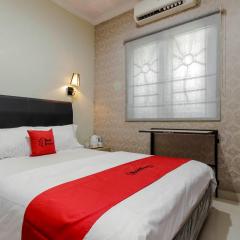 RedDoorz Plus near Lippo Cikarang Mall