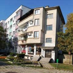 Апартамент за гости"Вълчанови"