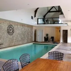 Gîte Jet d'eau avec piscine intérieure 30 minutes Versailles
