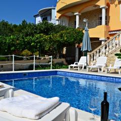 Apartments Villa RA