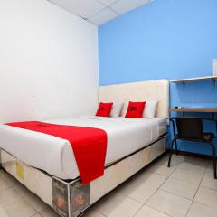 RedDoorz Near Kota Lama Semarang