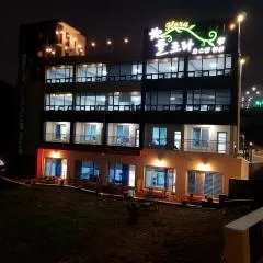 플로라호스텔펜션