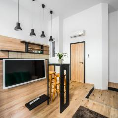 NEW DOB 53/3 CENTER APARTMENT
