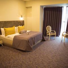 West Shine Boutique Hotel