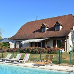 Comfy villa near Alvignac with private pool