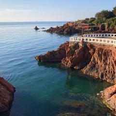 Bright apartment with a garden and a wonderfull sea view