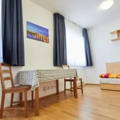 유니버시티 호텔 (University Hotel)