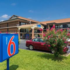 Motel 6-Macon, GA