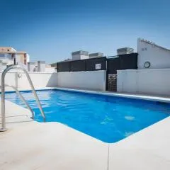 Holidays2Malaga Refino Pool and Parking
