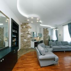 LUX near Maidan, Khreschutyk 3BR