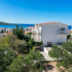 Apartment and Rooms Radojka