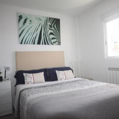 LITTLE PEACEFUL RETREAT Room with bath, Heating, Terrace, Free Wifi Fridge Easy parking