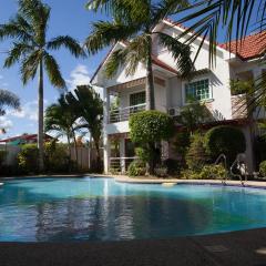 Sir Nico Guesthouse and Resort