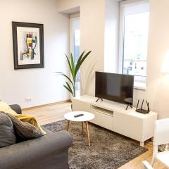 Modern 1BD Apartment in Old Town by Hostlovers