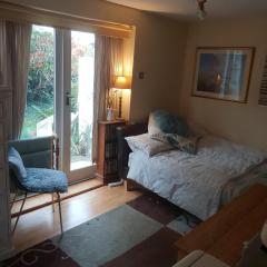 The garden room, pets, fridge Tv