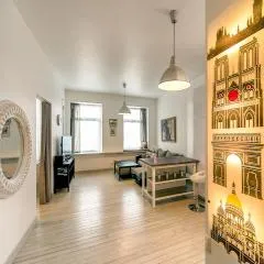 Vilnius apartment with stained glass