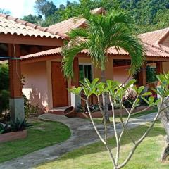 Koh Ngai Kaimuk Thong Resort