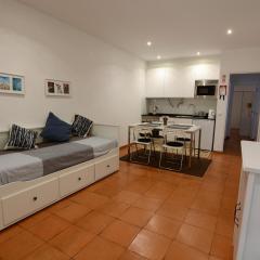 Charmosous Flat
