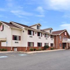 Econo Lodge Inn & Suites