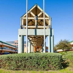 Rodeway Inn & Suites South of Fiesta Park