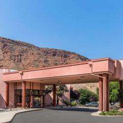 Quality Suites Moab near Arches National Park